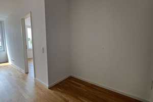 Schöne 2-Zimmer Wohnung mit Parkett, sonniger Loggia und EBK! – Dora-Gerson-Str. 21, 30655 Hannover – Vorschaubild 5