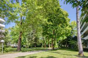 GROßZÜGIGE 2-ZI-WOHNUNG MIT WEITBLICK ÜBER DEN ENGLISCHEN GARTEN – Die vollständige Adresse der Immobilie erhältst du vom Anbieter., 80805 Alte Heide-Hirschau, München – Vorschaubild 2