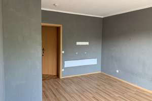 Großzügige, renovierungsbedürftige 3-Zimmer Wohnung mit zwei Balkonen und traumhaftem Blick. – Die vollständige Adresse der Immobilie erhältst du vom Anbieter., 42853 Stachelhausen, Remscheid – Vorschaubild 5