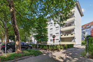 Zentrale Lage trifft Wohnkomfort – Renovierte 3-Zimmerwohnung mit Balkon!