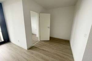 Willkommen in Ihrer frisch modernisierten Familien-Wohnung mit Balkon-Weitblick, Wannenbad, Gäste-WC – Friedensstraße 114a, 51145 Urbach, Köln – Vorschaubild 23