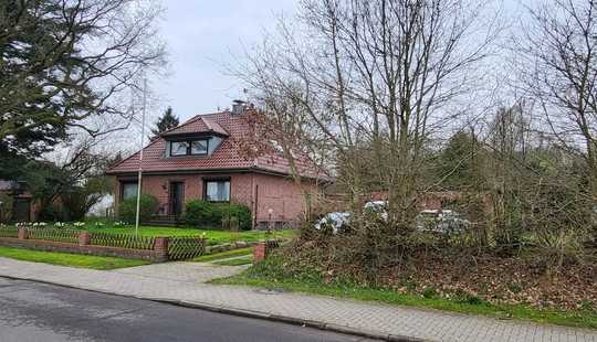 Bild von Haus mit Gartenpavilion in Aukrug