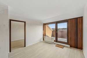 Großzügiges Reihenmittelhaus mit sonnigem Garten, Garage und Stellplatz – Brombeerweg 8, 41470 Neuss (Rhein-Kreis) – Vorschaubild 9