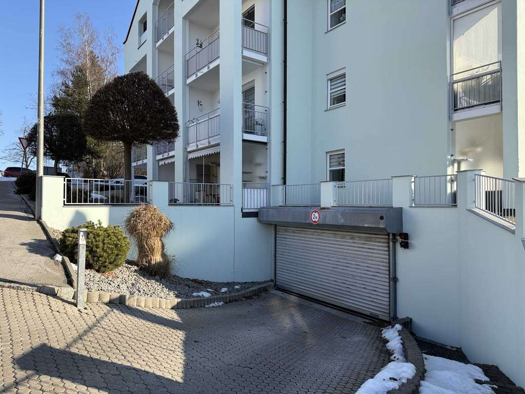 Immobilie in Eggenfelden - Bieterverfahren: Stadtwohnung mit zwei TG-Stellplätzen in schöner Lage - Bild 2