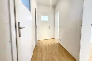 Lichtdurchflutete 3-Zimmer-Wohnung mit Balkon und Einbauküche! – Die vollständige Adresse der Immobilie erhältst du vom Anbieter., 30161 Mitte (Ortsteil), Hannover – Vorschaubild 2