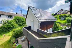 Großzügiges Wohnhaus mit renovierter Einliegerwohnung,  Doppelgarage und gepflegtem Garten! – Die vollständige Adresse der Immobilie erhältst du vom Anbieter., 56581 Ehlscheid – Vorschaubild 11