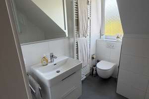Zwei Zimmer direkt am Südpark Helle Dachgeschosswohnung mit Balkon in 6 Parteien-Haus – Breitbrunner Str. 24, 81379 Am Waldfriedhof, München – Vorschaubild 7