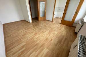 Helle Whg. im 1. OG  / Laminat / Bad mit Dusche / u.v.m. – Olbernhauer Straße 20, 9125 Altchemnitz, Chemnitz – Vorschaubild 2