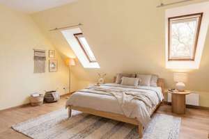 Bahnhofsnah! Einbauküche, modernes Bad, Keller: 2019 sanierte Dachgeschoss-Wohnung in Schöneweide – Die vollständige Adresse der Immobilie erhältst du vom Anbieter., 12439 Niederschöneweide, Berlin – Vorschaubild 3