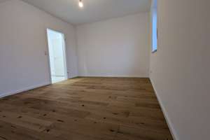 Attraktive, frisch sanierte 2-Zimmer-Dachgeschosswohnung mit Balkon, Garage und Einbauküche – Seligenstäder Str. 21, 63322 Rödermark – Vorschaubild 9