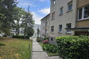 Solide, wertbeständige, modernisierte 2 Zi.-ETW in Wiesbaden-Schierstein.