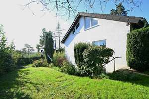 Panoramablick in Kenzingen:
Großzügiges Wohnen mit schönem Garten in exklusiver Hanglage – Die vollständige Adresse der Immobilie erhältst du vom Anbieter., 79341 Kenzingen – Vorschaubild 6