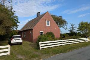 Freistehendes Einfamilienhaus mit großem Garten auf der Nordseeinsel Pellworm – Die vollständige Adresse der Immobilie erhältst du vom Anbieter., 25849 Pellworm – Vorschaubild 2