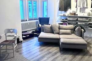 **SONNIGES SINGLE APARTMENT IM SANIERTEN ALTBAU MIT ERKER ** NÄHE FÜRSTENPLATZ ** – Remscheider Straße XX, 40215 Friedrichstadt, Düsseldorf – Vorschaubild 1
