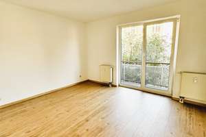 Attraktive Wohnung in zentraler Innenstadtlage mit Aufzug, Einbauküche und Balkon.