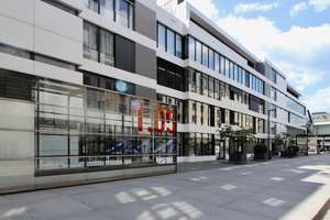 Hollenders Immobilien: Hochwertige 3-Zimmerwohnung mit Einbauküche, Tiefgarage und  Hafen + Domblick