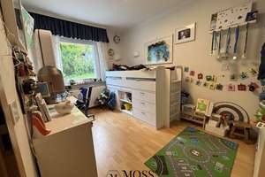 Reihenhaus mit Charakter: Terrasse, Balkon, Kamin und liebevoll angelegter Garten – Die vollständige Adresse der Immobilie erhältst du vom Anbieter., 42549 Velbert-Mitte, Velbert – Vorschaubild 9