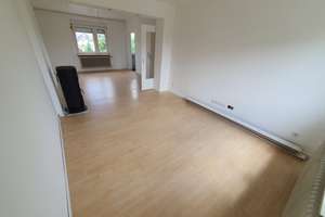 Doppelhaushälfte mit großem Garten, Stellfläche und EBK – Hauptstraße 100, 63486 Bruchköbel – Vorschaubild 7