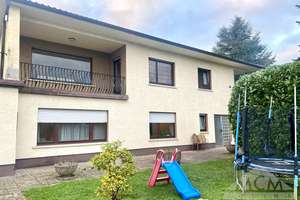 Frei stehendes 1-Fam-Haus mit Anlieger-Whg. auf großen und sonnigen Grundstück in ruhigem Villengebi – Die vollständige Adresse der Immobilie erhältst du vom Anbieter., 63584 Gründau – Vorschaubild 2