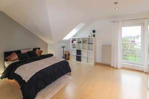 Stilvolles Architektenhaus mit A+ Energieeffizienzklasse und freiem Blick auf die Felsburg. – Die vollständige Adresse der Immobilie erhältst du vom Anbieter., 34587 Felsberg – Vorschaubild 8