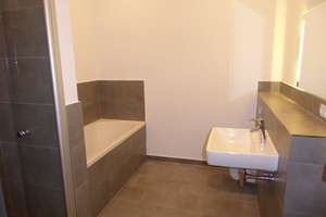 54 m² großes Wohnzimmer!!! - Exklusive 4-Raum-Maisonette mit vielen Extras – Ulmenstr. 3b, 9112 Kaßberg, Chemnitz – Vorschaubild 4