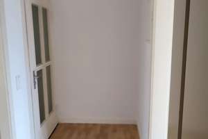 2  Zimmer-Wohnung, zentral, Uninähe, Ideal für 1-2 Personen – Mainstr. 14, 42117 Elberfeld, Wuppertal – Vorschaubild 2
