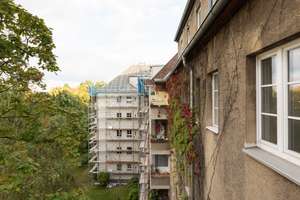 Ankommen und wohlfühlen - gepflegter Altbau, saniert 2022, Schlafzimmern zum ruhigen Innenhof – Reichstrasse 30, 14055 Westend, Berlin – Vorschaubild 21
