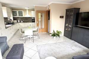 Schöne 3 Zimmer Wohnung mit Balkon & Stellplatz in Leverkusen Hitdorf