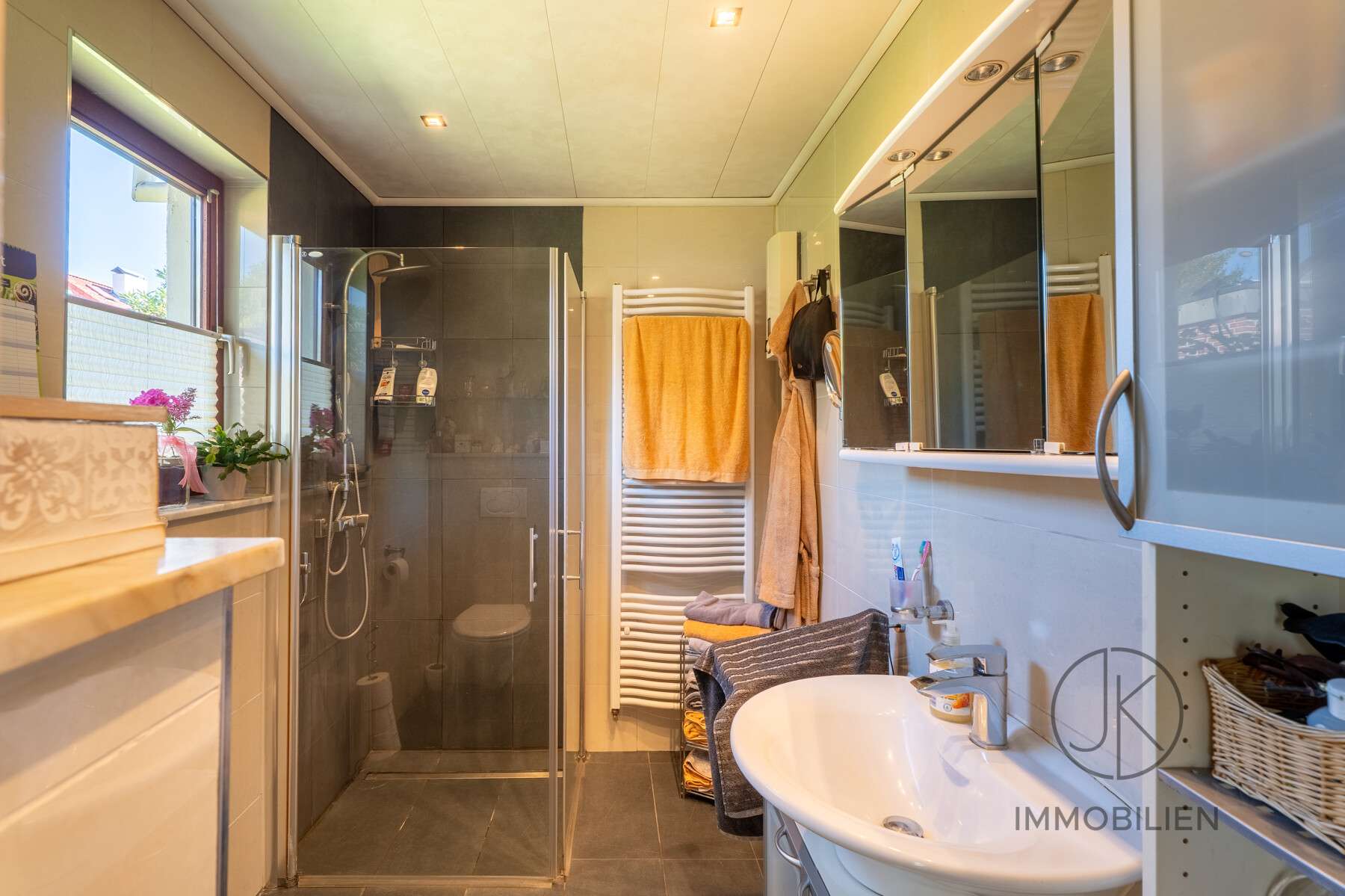 Immobilie in Stuhr - ***Ehemaliges Bauernhaus mit drei Wohneinheiten, großem Garten und Nebengebäude in Stuhr-Moordeich - Bild 19