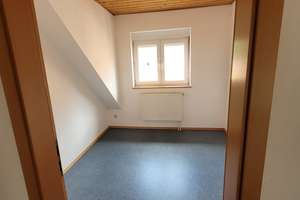 Wohnen mit Charakter: 3-Zimmer-Dachgeschosswohnung in Elztal – 74834 Elztal – Vorschaubild 2