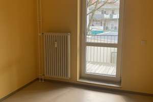 Großer Balkon, Wohnzimmer mit offenem Kochbereich, uvm. – Grünewaldstr. 7, 90408 Uhlandstraße, Nürnberg – Vorschaubild 4