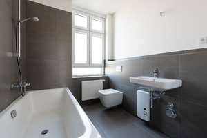 Lichterfülltes Domizil am Mierendorffplatz mit großem West-Balkon I bezugsfrei I saniert – Mierendorffplatz 18, 10589 Charlottenburg, Berlin – Vorschaubild 9