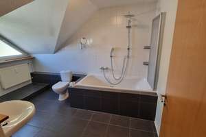 3-Zimmer DG Wohnung mit großer Wohnküche in ruhiger Wohnstaße im Süden von Braunschweig – Lessingstraße 2, 38122 Rüningen, Braunschweig – Vorschaubild 4