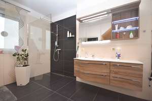 Modern, stilvoll und elegant! Neuwertiges Einfamilienhaus in Wolfsburg-Barnstorf. – Die vollständige Adresse der Immobilie erhältst du vom Anbieter., 38446 Barnstorf, Wolfsburg – Vorschaubild 6