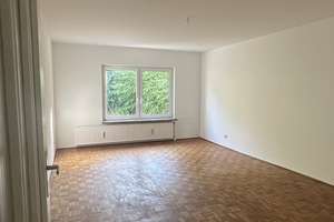 großzügiger Bungalow, 4-Zi. inkl. Gartenmitnutzung, Einbauküche / 4 Jahre befristet / WG geeignet – Argelsriederstraße 65, 81475 Fürstenried-West, München – Vorschaubild 2