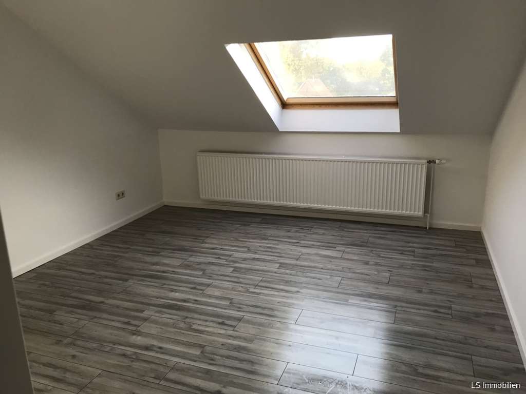 Immobilie in Rastede - Ruhig gelegene 3 Zimmer Dachgeschosswohnung in Wahnbek - Bild 2