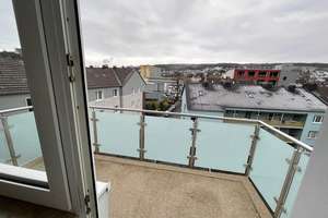 VOLL MÖBLIERTE 4-Zimmer Wohnung in Wuppertal-Barmen mit traumhafter Aussicht und Einbauküche – Hohenstein 116, 42283 Barmen, Wuppertal – Vorschaubild 1