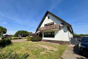 Solides Zuhause mit Ausblick: Einfamilienhaus auf großem Grundstück in Schöning – Paderborn (Kreis) – Vorschaubild 1