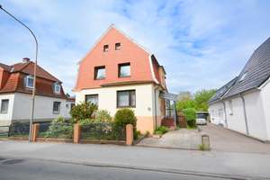Ein- / Zweifamilienhaus mit Garten und Keller in zentraler Lage – Die vollständige Adresse der Immobilie erhältst du vom Anbieter., 23566 Sankt Gertrud, Lübeck – Vorschaubild 2