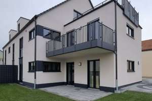 Moderne 3-Zimmer-Neubauwohnung mit hochwertiger EBK, Balkon und 2 Stellplätzen in Karlstein