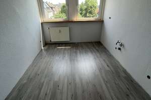 Sanierte großzügige Dachgeschosswohnung frei ab 1. Juli – Alsenstraße 17, 59067 Mitte, Hamm – Vorschaubild 7