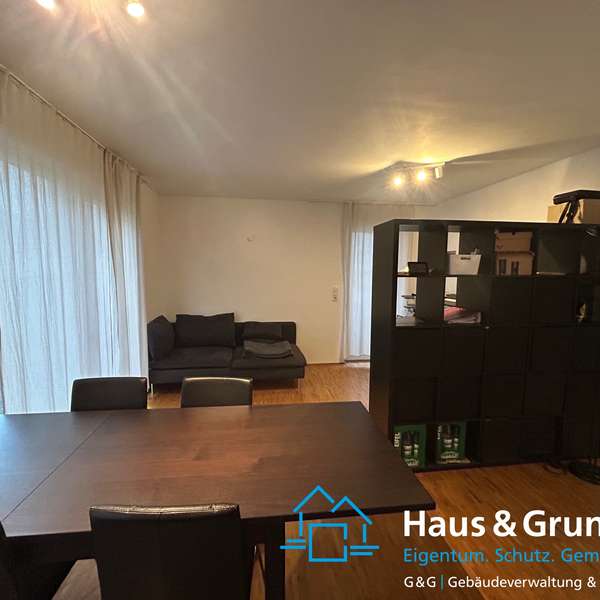 *** schöne 2-Zimmer-Wohnung mit Terrasse, Einbauküche und Stellplatz, nähe Campus/Klinikum ***