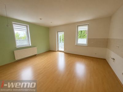 Die Perfekte mit allen Extras und eigenem riesigem Garten