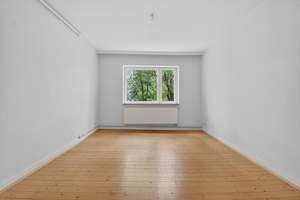 Traumlage Südstadt, im 1. OG: Stilvolle 4-Zimmer-Wohnung, mit 2 Balkonen und Blick ins Grüne! – 30173 Südstadt, Hannover – Vorschaubild 12