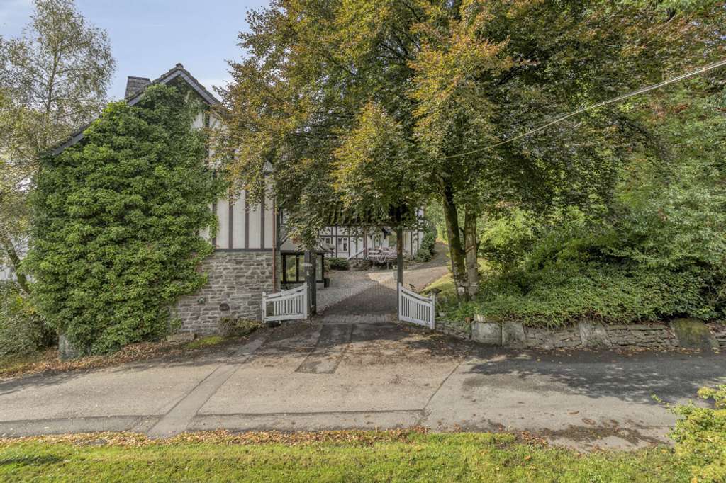 Immobilie in Wipperfürth - Außergewöhliches Anwesen mit mehreren Häusern mitten in der Natur - Bild 4