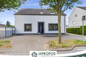 Viel Platz für die ganze Familie - Riesiges Haus mit großem Garten in Moers-Repelen – Wesel (Kreis) – Vorschaubild 1