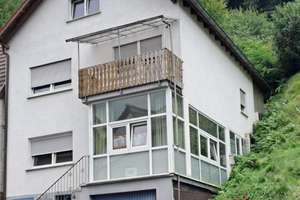 Großzügiges Einfamilienhaus mit Einliegerwohnung in Eußerthal – Die vollständige Adresse der Immobilie erhältst du vom Anbieter., 76857 Eußerthal – Vorschaubild 1