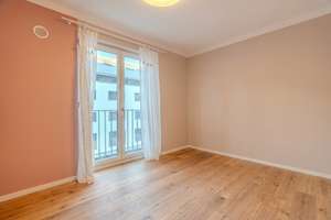 Luxuriöse 4-Zimmer Wohnung mit TG-Stellplatz und Aufzug direkt in die Wohnung im Zentrum vom München – Die vollständige Adresse der Immobilie erhältst du vom Anbieter., 80333 Universität, München – Vorschaubild 9