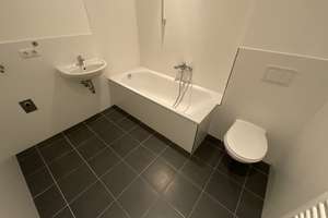Geräumige 3 Zimmer-Wohnung mit 2 Balkonen und Wannenbad – Vorwerker Str. 107, 23554 Sankt Lorenz Nord, Lübeck – Vorschaubild 5