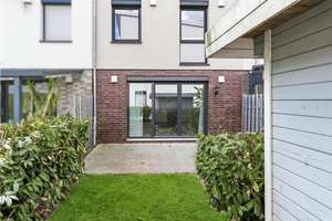 Bremen-Oberneuland: Einfamilien-Reihenhaus mit Dachterrasse und Carport – Die vollständige Adresse der Immobilie erhältst du vom Anbieter., 28355 Oberneuland, Bremen – Vorschaubild 3